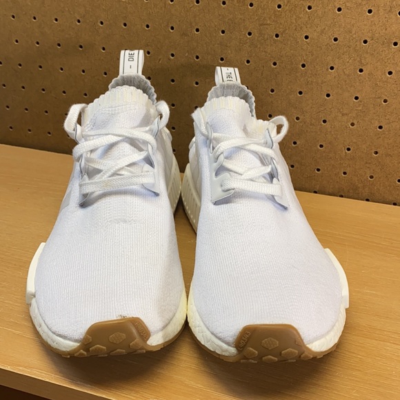 Adidas NMD_R1 Primeknit White Gum Sz 9 Men’s Shoes - Picture 3 of 12